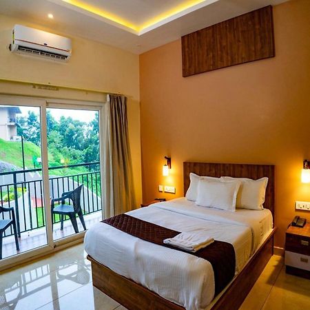 Karimb Resorts Vallikavungal Exterior foto