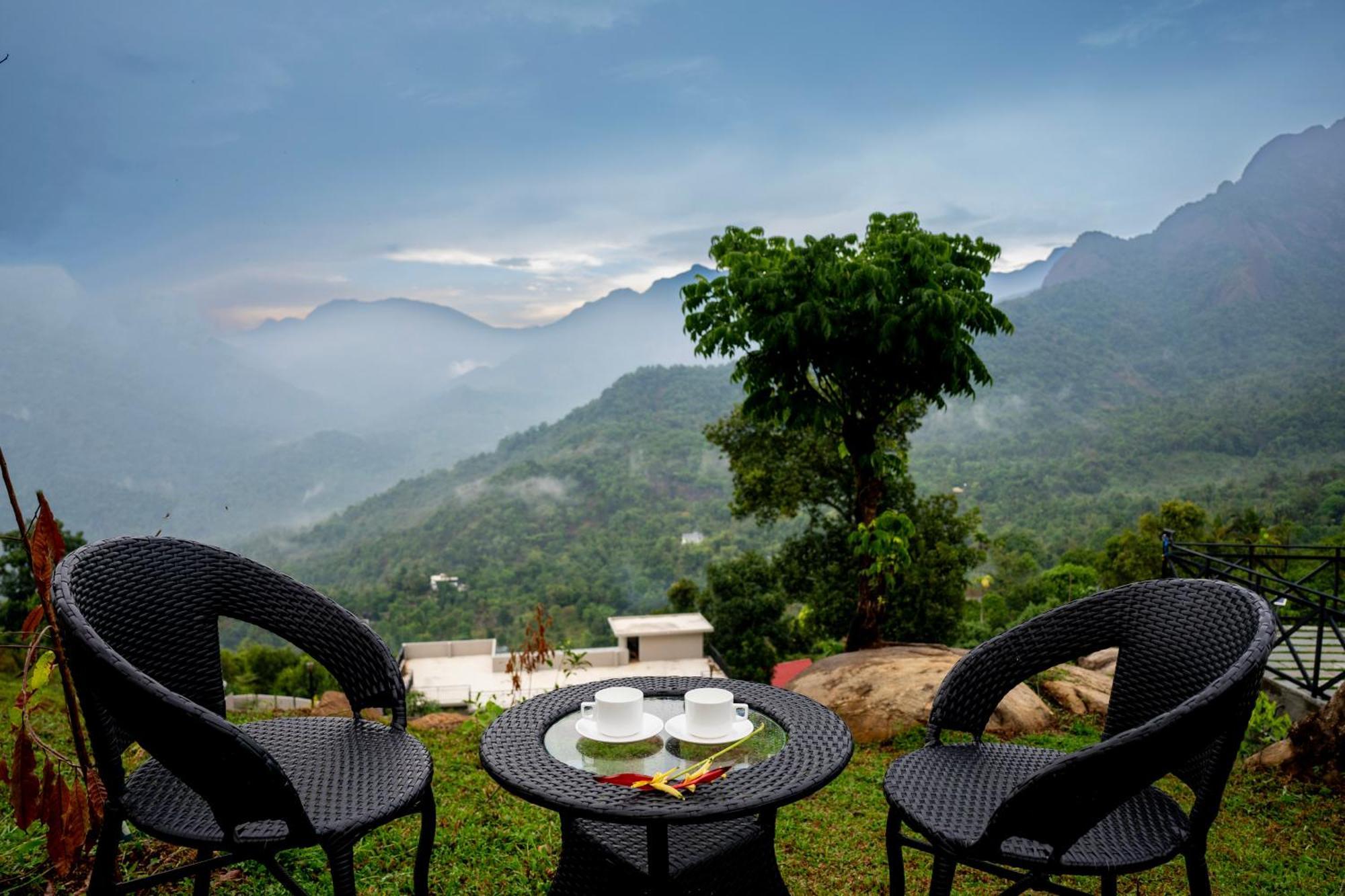 Karimb Resorts Vallikavungal Exterior foto