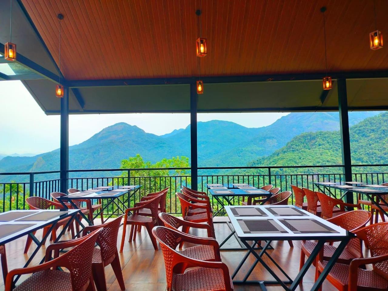Karimb Resorts Vallikavungal Exterior foto